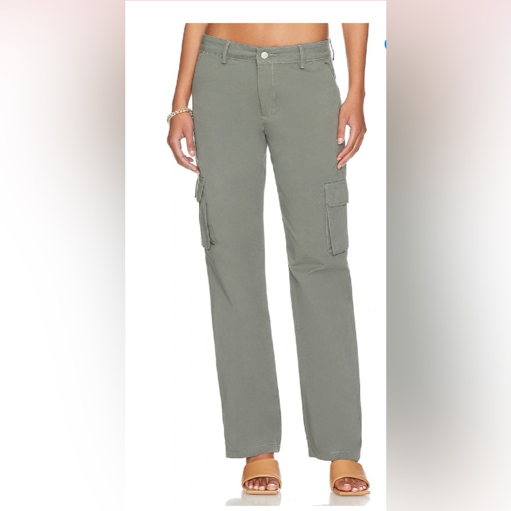 Superdown Sheyda Cargo Pants. Khaki Green size M. Great shape!